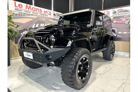 Jeep
Wrangler
2.8 crd Sahara auto **TOTAL BLACK**